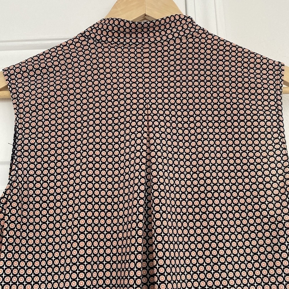 Max Studio sleeveless top with tie neck. - Picture 4 of 11